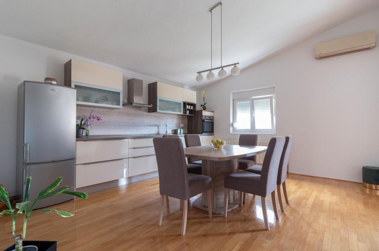 Modern Apartment Sara-Near The Beach Privlaka  Esterno foto