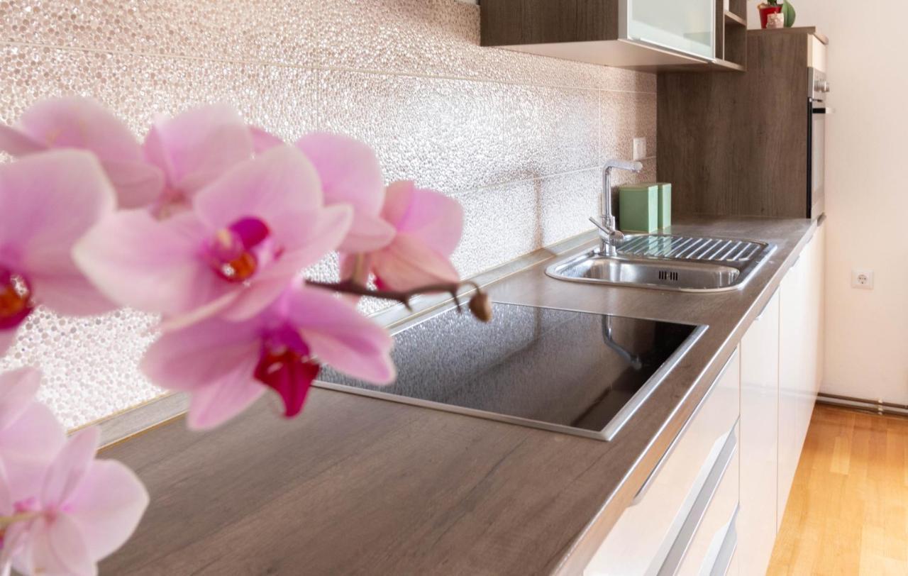 Modern Apartment Sara-Near The Beach Privlaka  Esterno foto