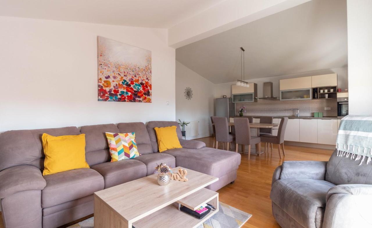 Modern Apartment Sara-Near The Beach Privlaka  Esterno foto