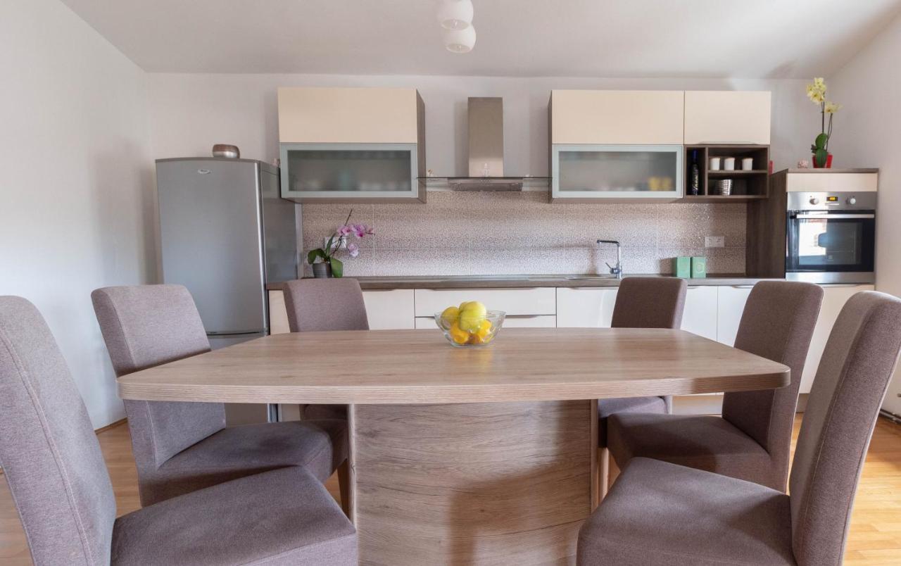 Modern Apartment Sara-Near The Beach Privlaka  Esterno foto
