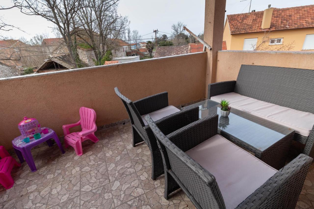 Modern Apartment Sara-Near The Beach Privlaka  Esterno foto