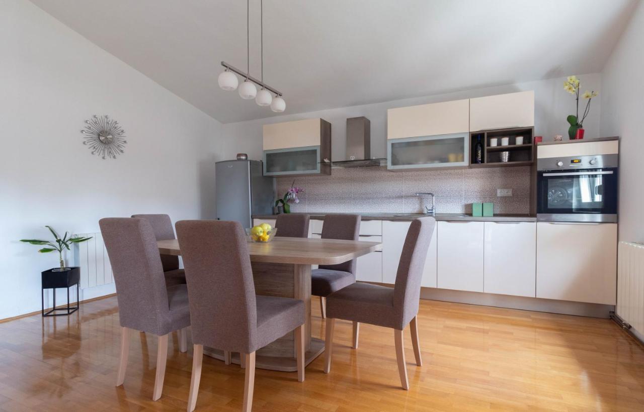 Modern Apartment Sara-Near The Beach Privlaka  Esterno foto